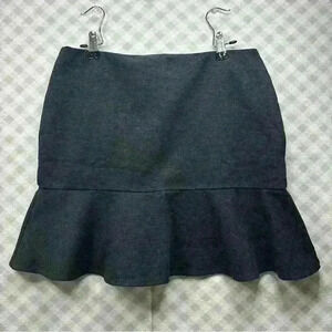 Barney’s New York Co-Op Gray Ruffle Bottom Mini Skirt Size Large